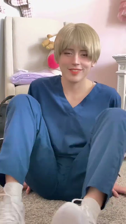 a lil get ready with me for my Jinx manhwa kim dan cosplay photoshoot 💛 #cosplay #jinxmanhwa