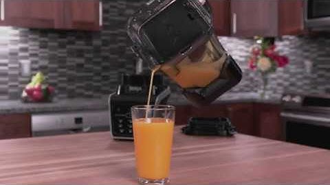 How to Make Juice with your Ninja® Blender DUO® with Micro-Juice™ Technology (IV700 Series)