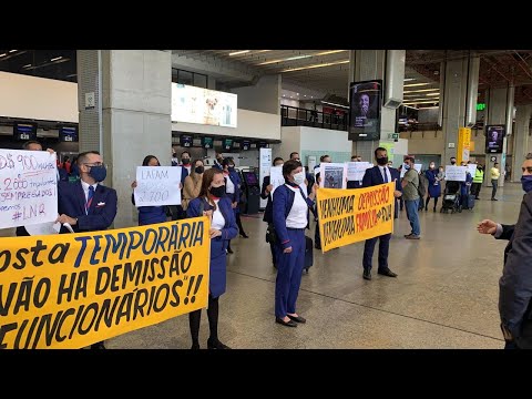 Funcionários da Latam protestam em Guarulhos contra 2.700 demissões