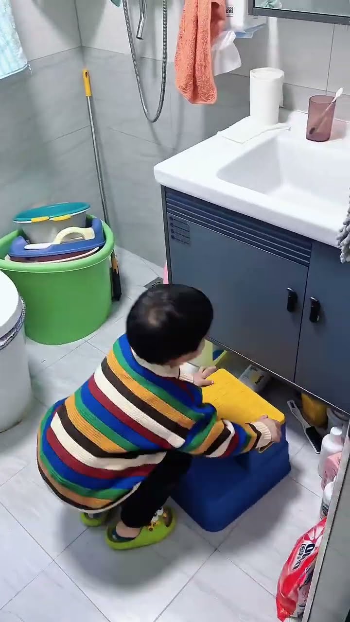 4岁幼崽有多自律！起床洗漱全靠自己啊！#Cute baby#Cute#呆萌小米宝#聪明宝宝#萌娃