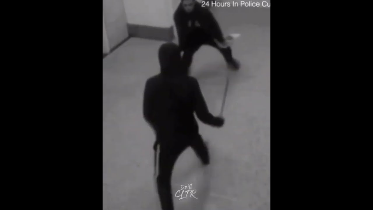 UK Knife Fight In Mall