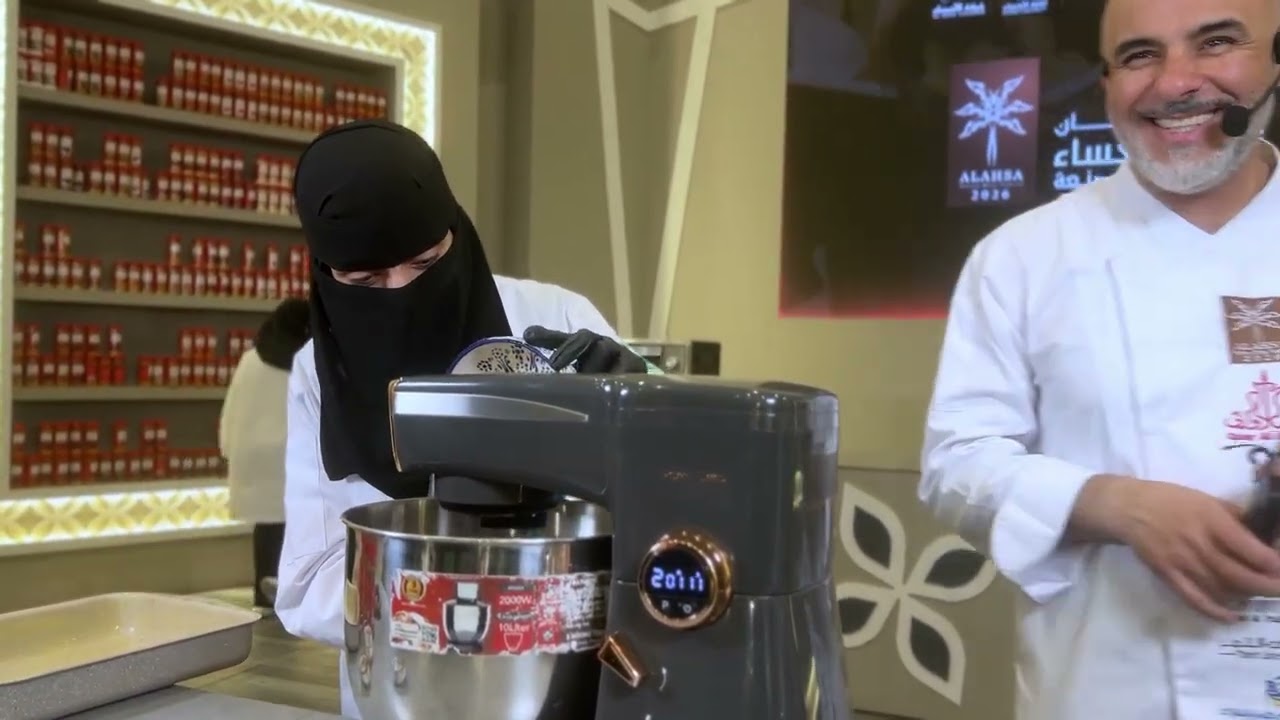 تجربة الترند.. جديد كيكة التمر بـ توفي!! | 