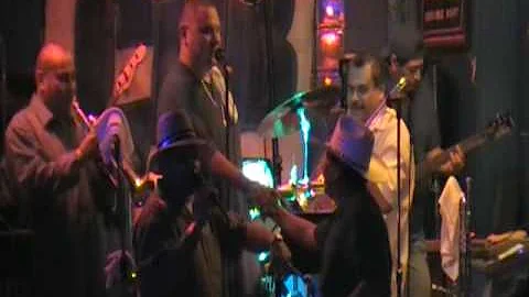Ruben Sartuche Jr. y Ambiente Tejano Band