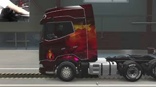 Keikkamatka Unkarissa! | Euro Truck Simulator 2 (+ ratti-cam)
Nyt on tietääkseni PITKÄSTÄ aikaa Euro Truckista videoo. Päätin ottaa myös webcamin silleen, että se kuvaa mun rattia (ja vaihdekeppiä).
Suoritan videolla pari keikkaa Unkarissa. Keikkamatka Unkarissa! | Euro Truck Simulator 2 (+ ratti-cam)