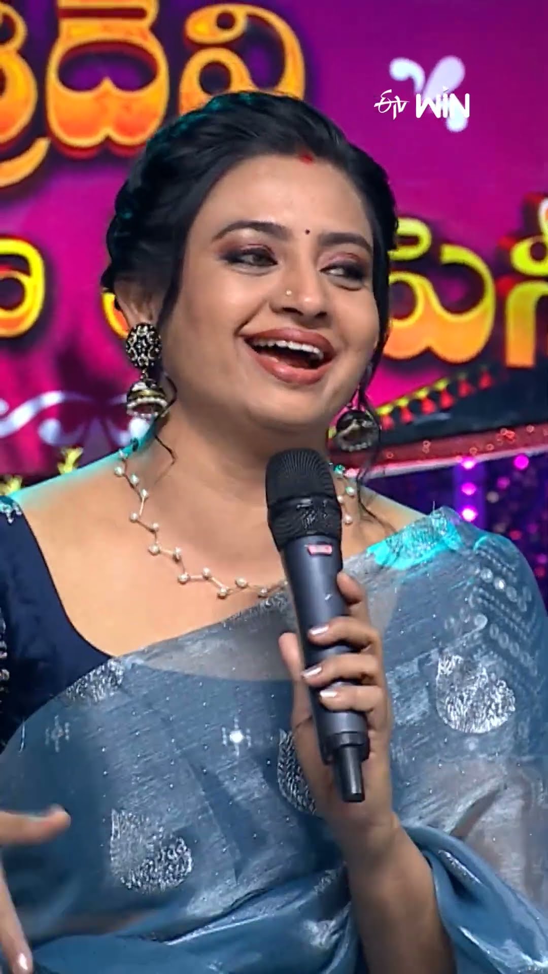 #shorts - ఇంట్లో దీపం పెట్టడానికి చేతకాదు కానీ బయటకెళ్ళి ట్రాన్స్ ఫార్మర్ పెట్టాడంట.. #hyperaadi