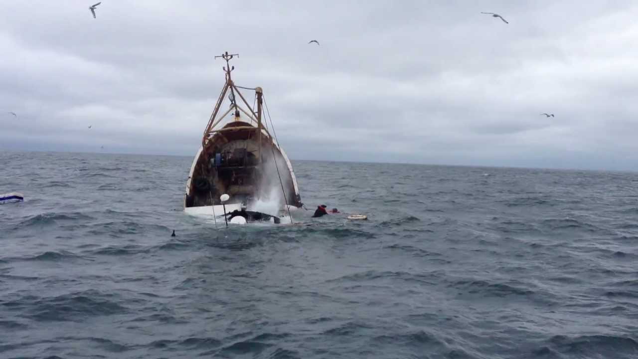 incredible video!!! prawn trawler sinks in cold irish sea