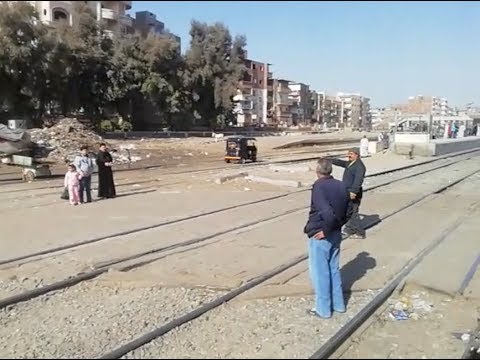 عامل مزلقان جرجا عن إنقاذه لطفل مش أول مرة الناس مبتركزش