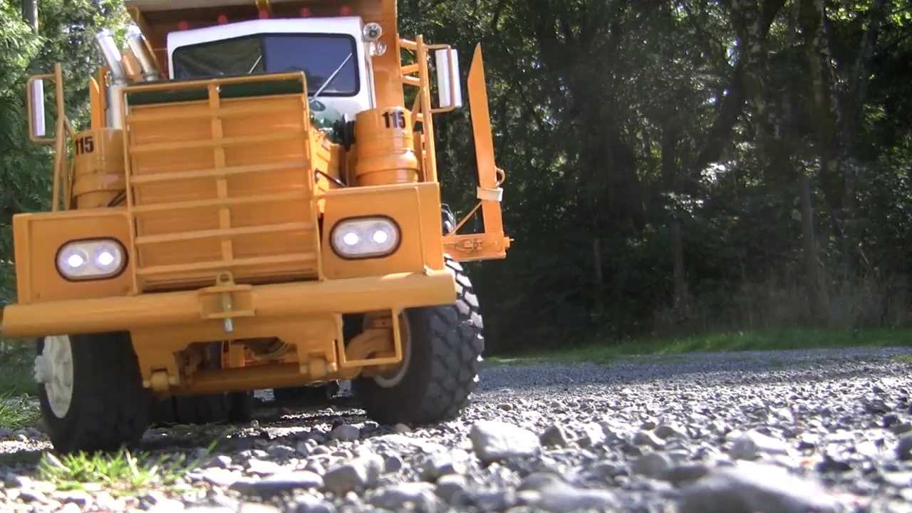Hauling the Tigercat on the lowbed
