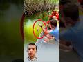 كان ينتظر سمكة لكن المفاجأة خرجت من الأعماق تمساح يهجم فجأة على زورق صغير Viral Trending