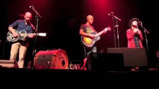 Milow ft. Laura Jansen "Out of my hands"