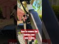 E-bike battery removal