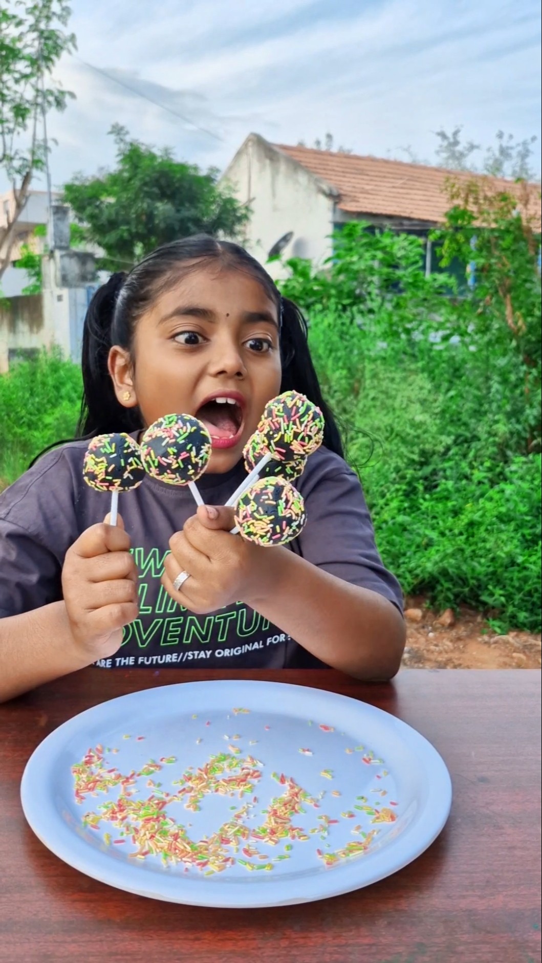 How to make the best CHOCOLATE Lollipop for your SIBLINGS ??Tom\u0026Jerry ??DiyaIshwarya #shorts