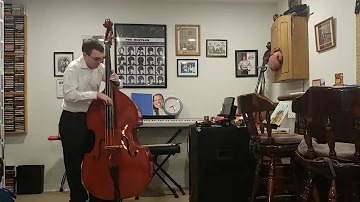 Perry Como - It's Beginning to Look a Lot Like Christmas (Upright Bass Cover)