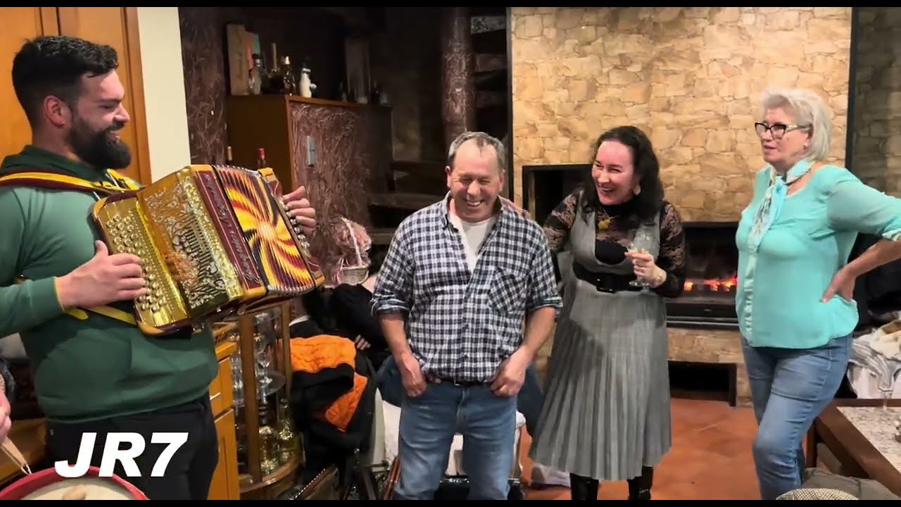 Noite de Reis 👑 em casa da Laurinda batista 9/1/26 👑🪗🇵🇹🌏