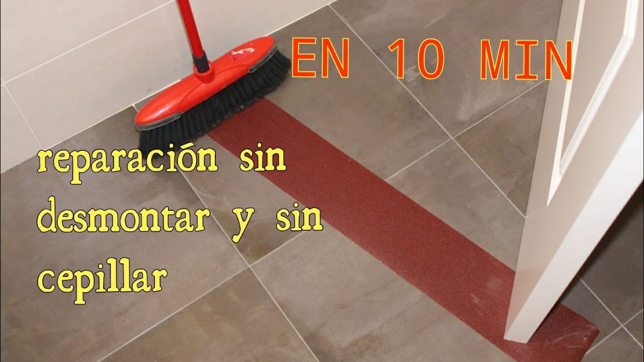 REPARAR PUERTA CAIDA QUE ROZA (sin desmontar) skimming door repair © YouTube REPARAR PUERTA CAIDA QUE ROZA (sin desmontar) skimming door repair © YouTube