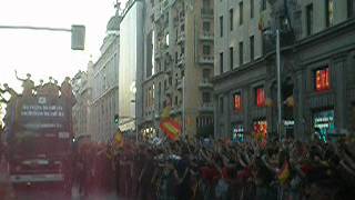 LLEGADA DE LA ROJA A LA GRAN VIA DE MADRID