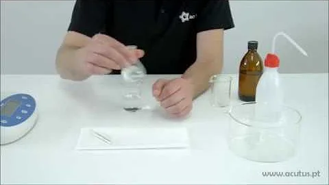 Como calcular densidade com picnômetro?