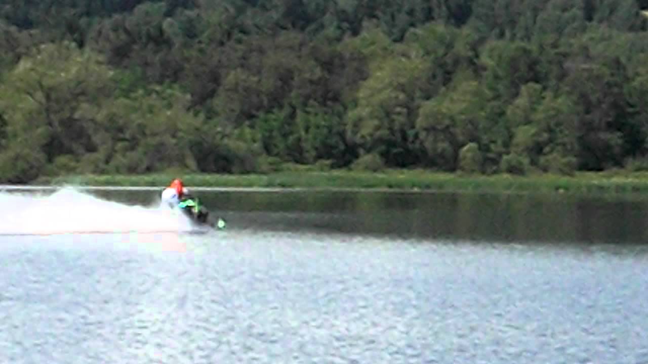 Traverser du LacAuSaumon en skidoo YouTube