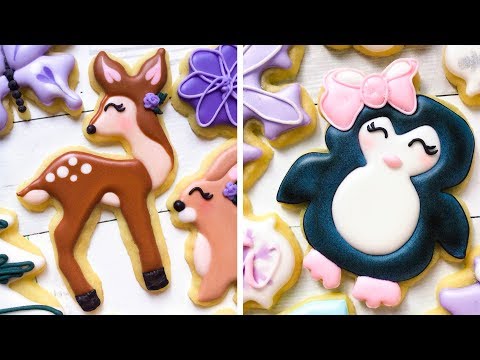 HOW TO DECORATE COOKIES WITH ROYAL ICING