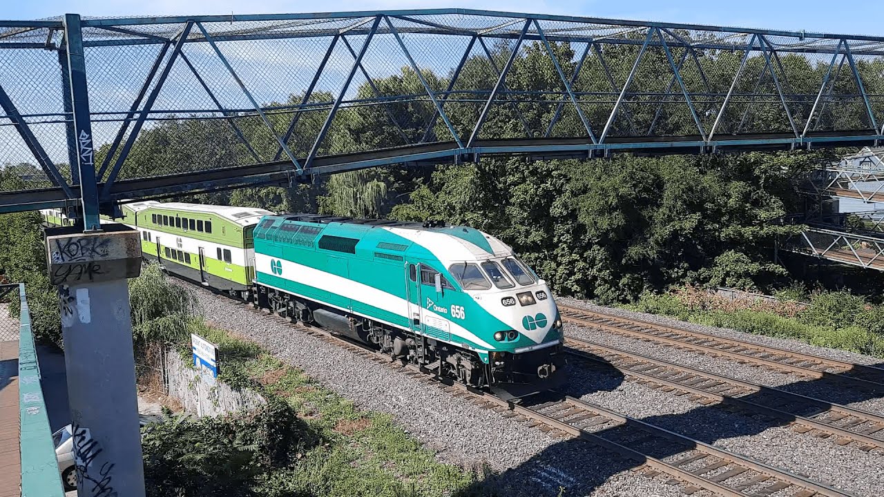 Railfanning at the Burlington Pedestrian Bridge GO Trains, VIA Rail