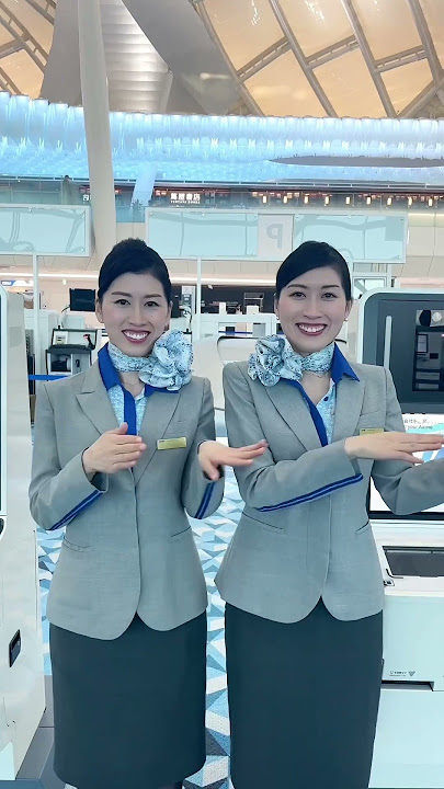 All Twins😆💙#allnipponairways #AkieIwai  #ChisatoIwai #professionalgolfer #twins #ana #airport