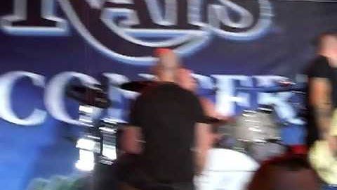 Daughtry Ghost of Me clip (2)