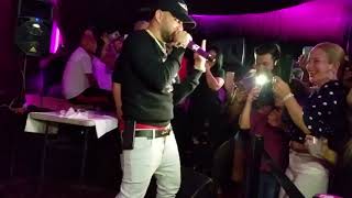 Casper  remix yo te bote    en vivo New York Resimi