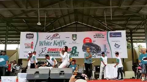 Goyang Ngebor || Uut Selly Nyanyikan Lagu Sayang || Via Vallen Lewat