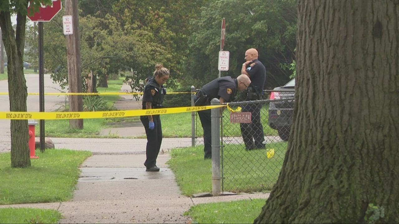 16-year-old boy shot in head: Cleveland police say 1 person detained ...