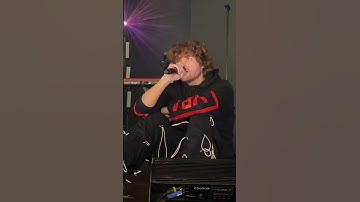 Thumbnail of Dream Singing for Technoblade. #dream #dreammusic #technoblade
