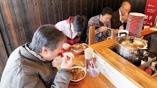 わずか３坪で１日２００杯売る衝撃のニンニク爆盛り焼豚ラーメン屋丨Grilled pork ramen restaurant in Tokyo, Japan