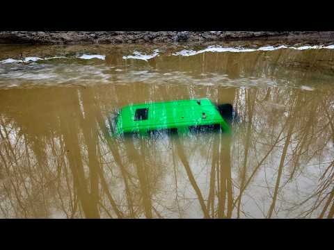 They sank a UAZ Patriot and a Bukhanka. They weren't expecting such off-road conditions. RC OFFroad