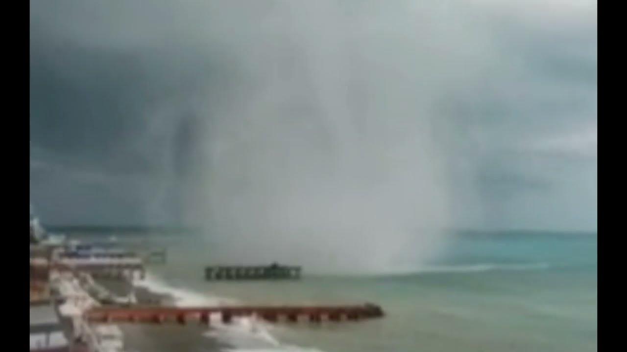 шторм в сочи вчера. ураган в сочи 26 ноября 2023 года. шторм в сочи декабрь 2021. 12. шторм в сочи 2022.