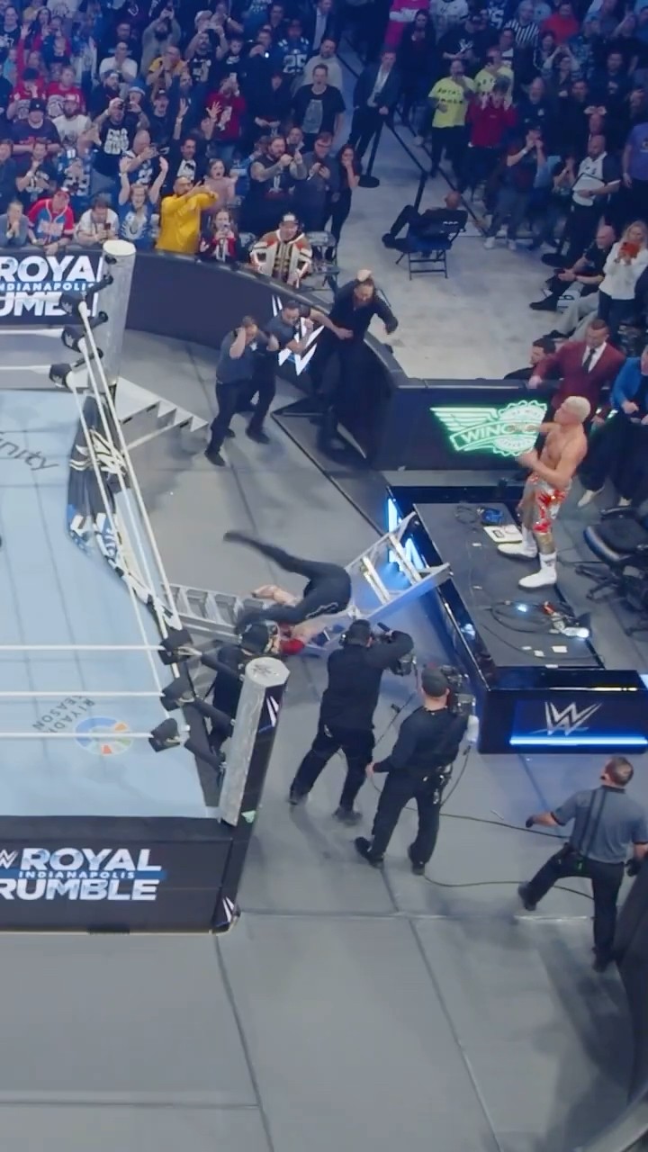 Cody Rhodes and Kevin Owens gave us an absolute CLASSIC at #RoyalRumble ?