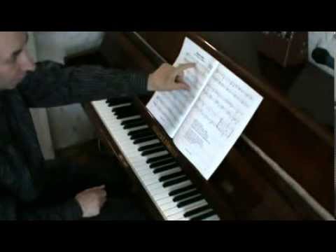 Видео: Урок пианино № 66. Учимся играть на пианино композицию Манчини - Лунная река (River Moon)