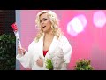 Katie Steiner zeigt den Rosen-BH und passendem Slip bei PEARL TV