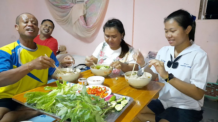 แม่ครัวมลทำก๋วยเตี๋ยวหม้อยักษ์เลี้ยงคนในบ่อกุ้งตามคำขอFcจัดให้เลยจ้า มากินด้วยกันจ้า