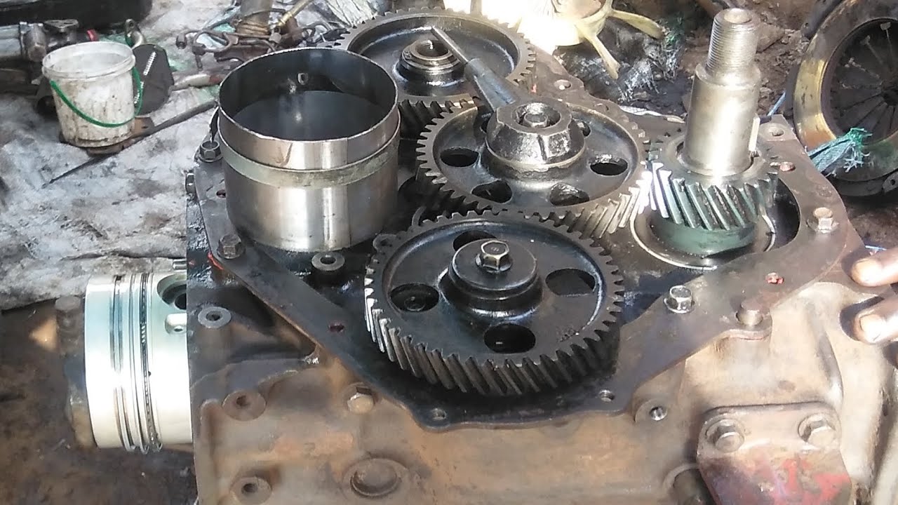 4D32 & 4D33 step two rebuild. - YouTube