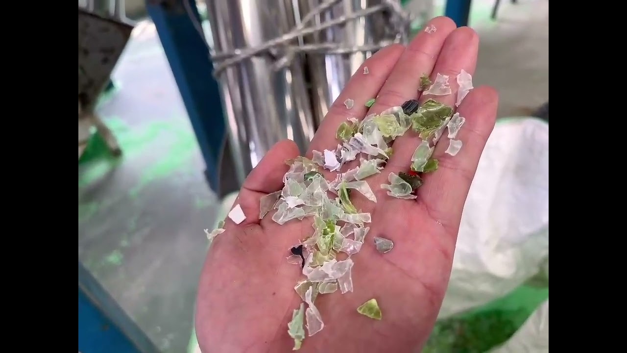 PET selection by sorting machine, green bottle flakes purification，email:Focusee.tech@gmail.com