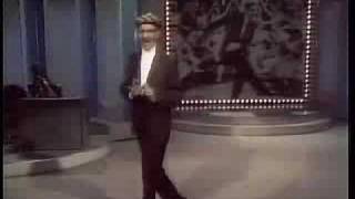 Groucho sings LYDIA THE TATTOOED LADY