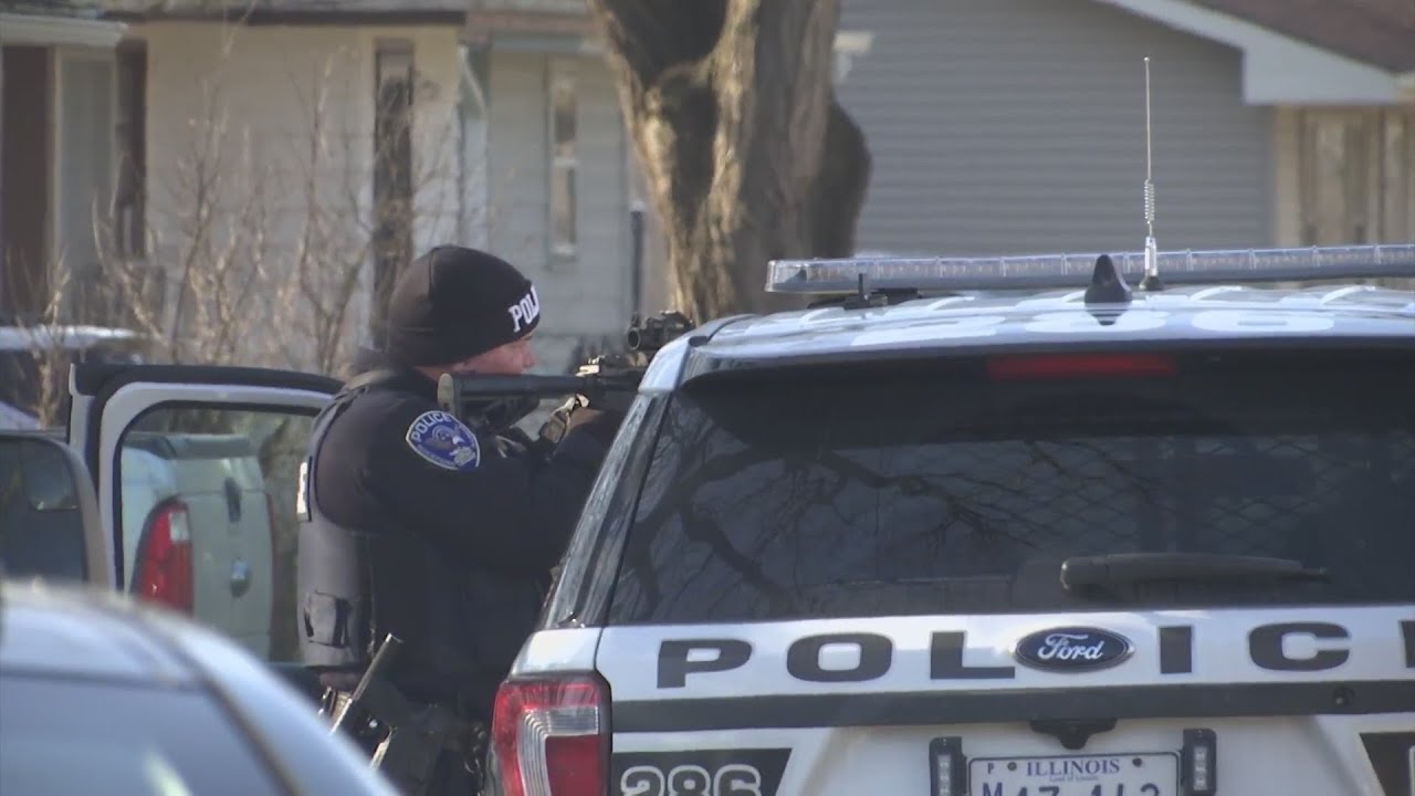 Rockford man wanted after weekend standoff with police, arrested - YouTube