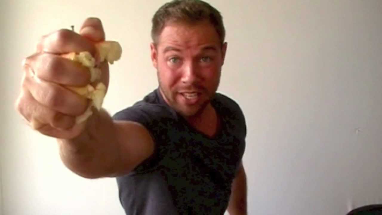 Apple Crushing Stronger than Bob Sapp? YouTube