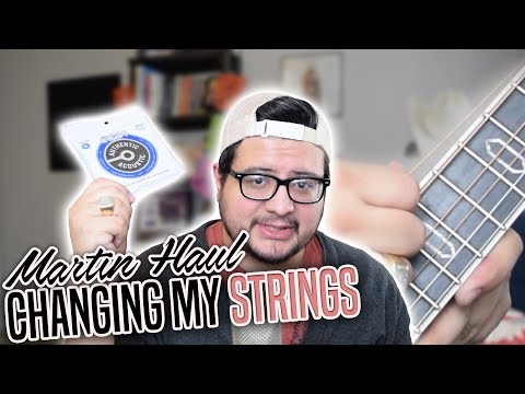 Changing My Strings and IBMA Martin Haul - Bluegrass Guitar Hangout