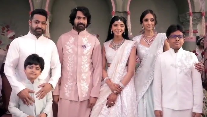 Jr NTR With Family Visuals @ Narne Nithiin Engagement Function | Manastars - YouTube