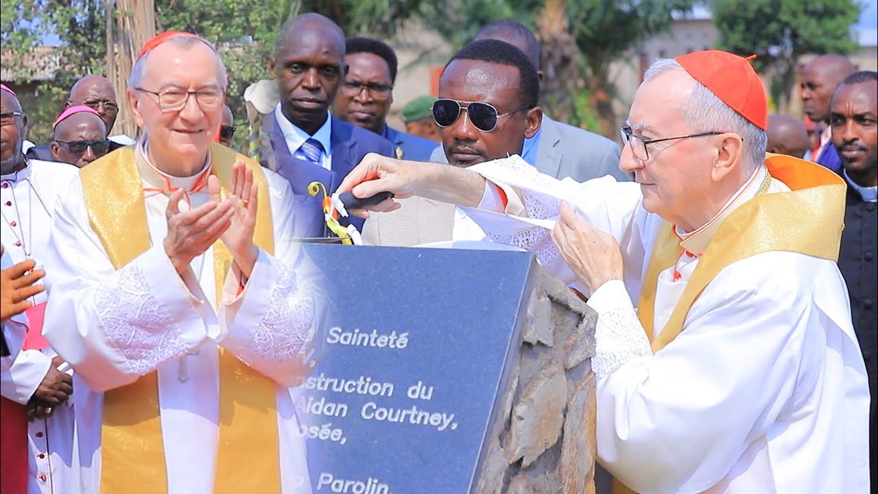 Ibuye ryambere Icegera ca Papa VATIKANO riteye hamwe na S.E Vice Président i Minago