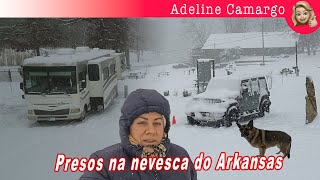 Thumbnail for Presos na nevasca no Arkansas, a neve é linda mas tem seus perrengues