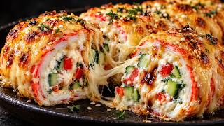 Смешай КРАБОВЫЕ ПАЛОЧКИ с СЫРОМ — этот рулет исчезает за минуту!