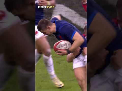 This reverse pass is outrageous from Nolann Le Garrec 🤤