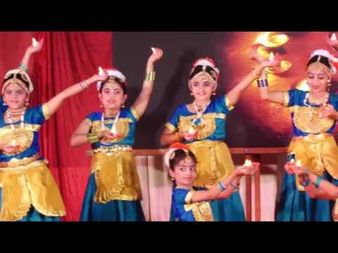 Hachevu Kannadada Deepa   Lamp Dance by students