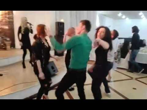 მხიარულობა რესტორან თეთრ სახლში